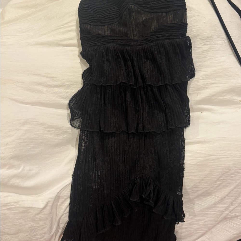 Elegant Black Strapless Ruffle Dress